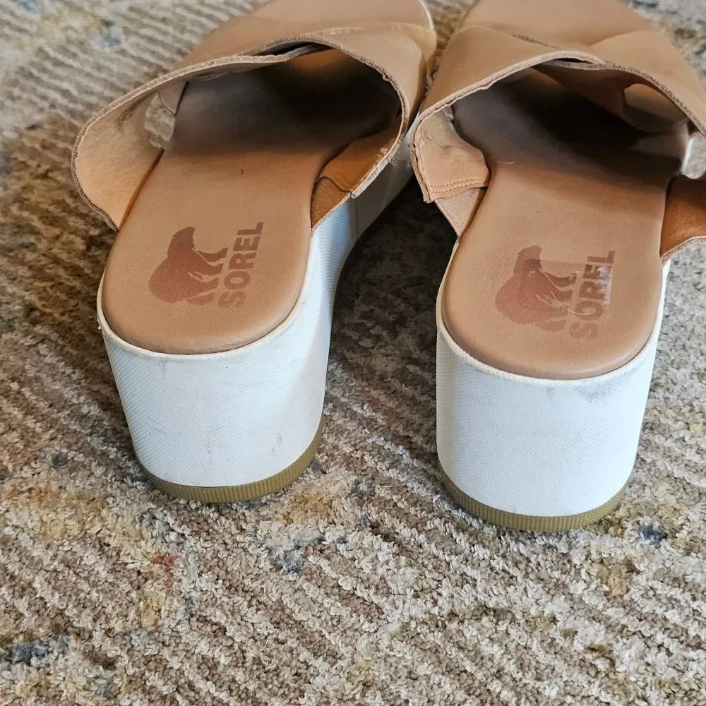 Sorel tan leather